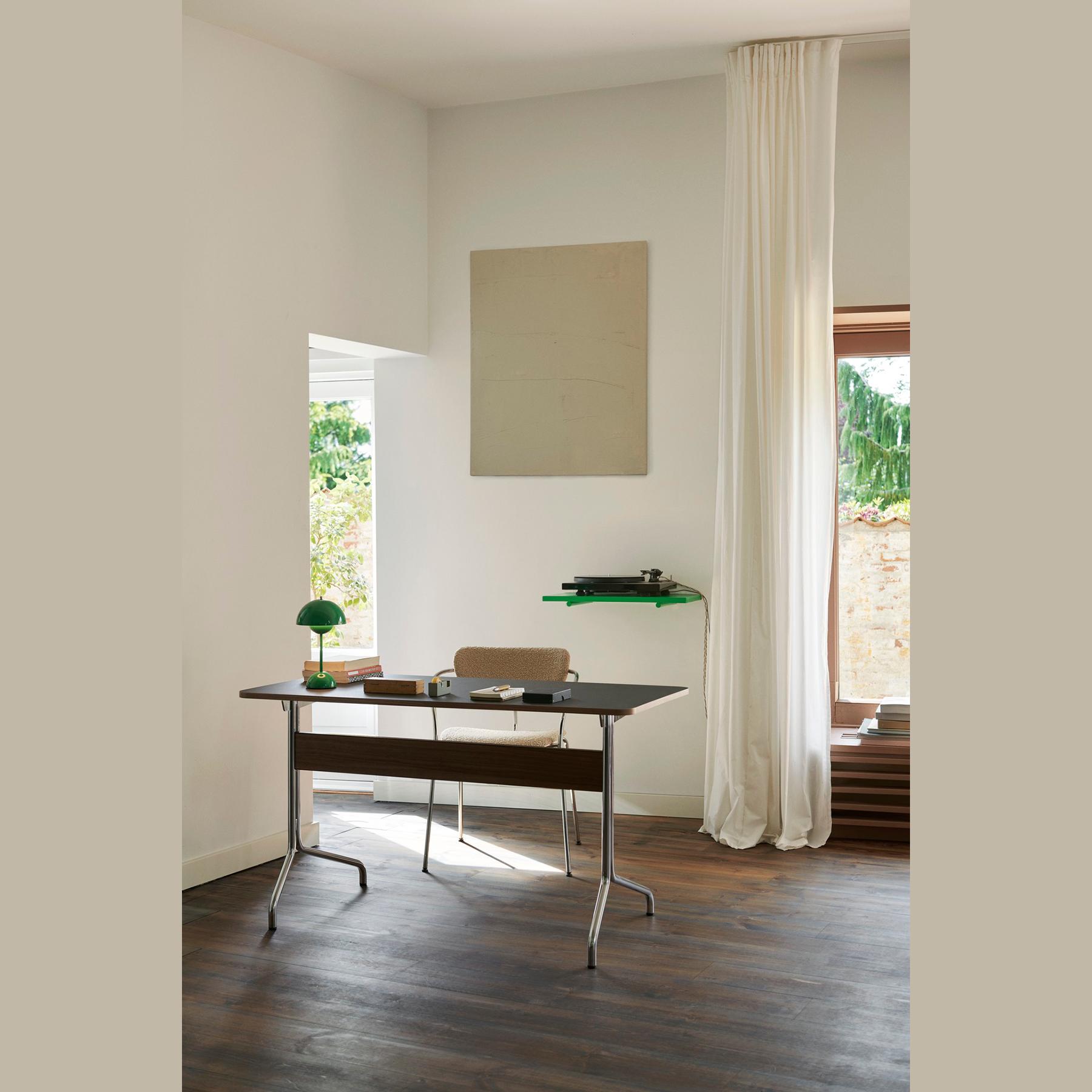 Pavilion Desk AV16